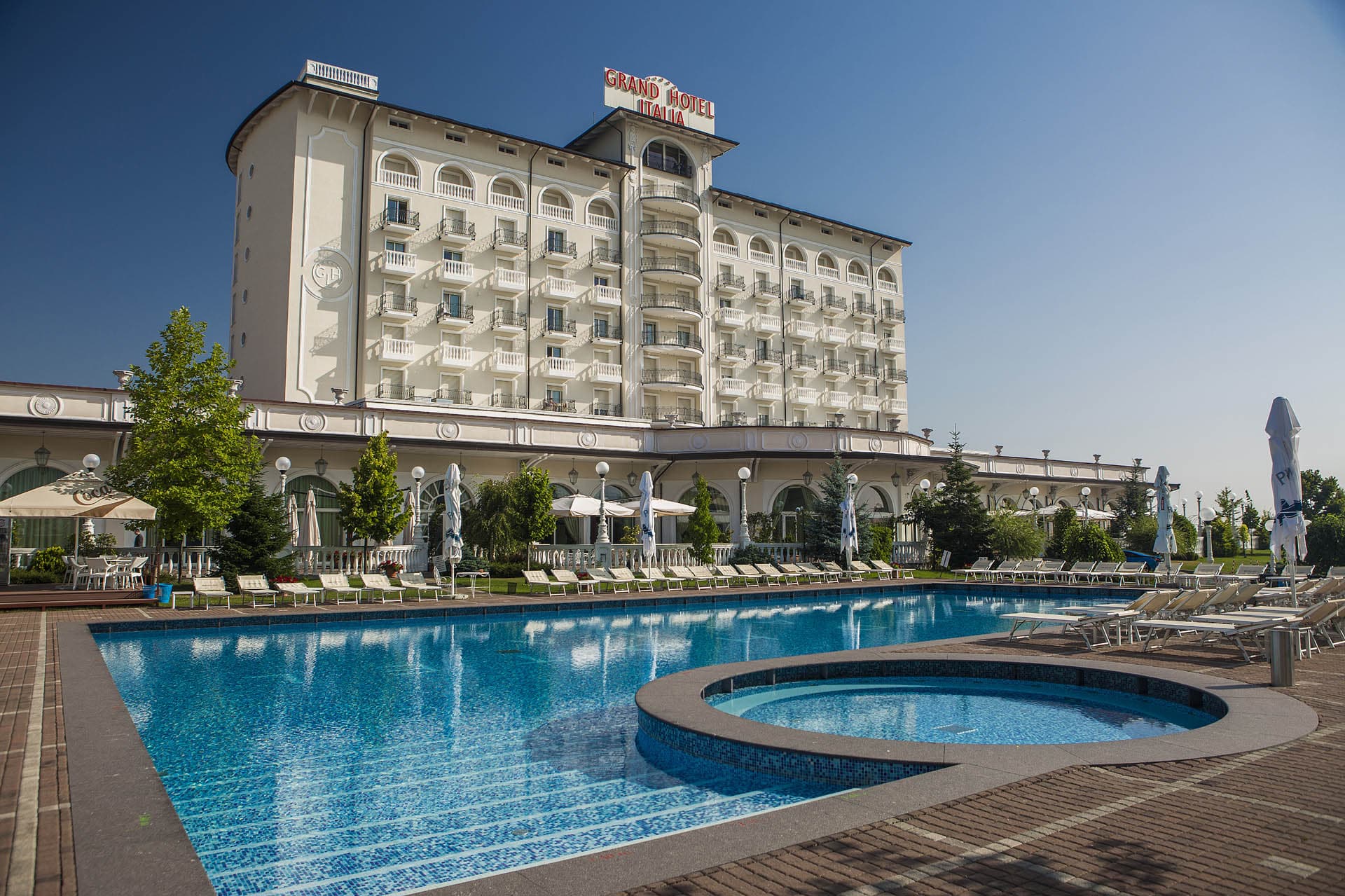 Grand Hotel Italia - Night view with swimming pool
